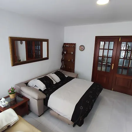 Lägenhet Amplio Apartamento Con Terraza A 150 M Playa